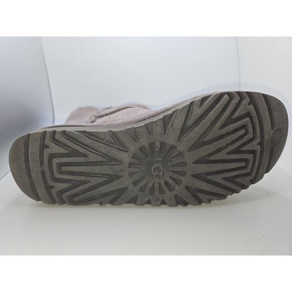 Women's UGG Constantine (1018629) Gray Suede Boots Size 8 EU 39 - Picture 13 of 16